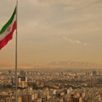 Ο Τάσος Δέδες στο Allwyn Game Time περιγράφει αγώνα της ΑΕΚ και υποδύεται τον Θανάση Βέγγο