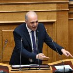 Πέρκα στη Βουλή: «Ο Πρωθυπουργός παρουσίασε μια “εικονική πραγματικότητα” του κράτους δικαίου στην Ελλάδα»