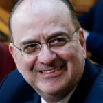 Εξακολουθεί να νοσηλεύεται στη ΜΕΘ ο Γιώργος Μυλωνάκης