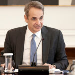 Η γιαγιά του 26χρονου αρσιβαρίστα από την Κεφαλονιά δείχνει τα μετάλλια και ξεσπά