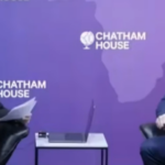 Ο Τραμπ «επιτίθεται» ξανά στον Μακρόν: «Η σύζυγός του τον κακομεταχειρίζεται, ακόμα θυμάται το χαστούκι»