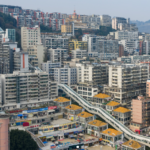 Εκλογές στην Ουγγαρία: Προβάδισμα για το κόμμα Tisza στις δημοσκοπήσεις – Κρίνεται το μέλλον του Όρμπαν