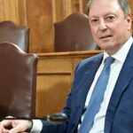 Τραμπ: Ο φοβερότερος από τους βασιλιάδες ο Κάρολος