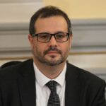 ΥΠΟΙΚ: Στα 15 λεπτά το λίτρο η επιδότηση του πετρελαίου κίνησης για τον Ιούνιο – Πότε και πώς θα δοθεί η ενίσχυση των 150 ευρώ σε οικογένειες με παιδιά