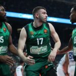 Έντι Τζόνσον: Το «έτσι γιορτάζουμε στον Πειραιά» και το μήνυμα στον Φουρνιέ