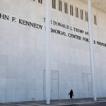 Politico: Ο Μακρόν «δελεάζει» τον Τραμπ για τη G7 με δείπνο στις Βερσαλλίες και γκολφ – Τα διπλωματικά σχέδια