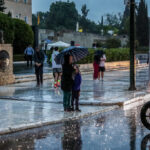 Εικόνες από τα τρία οχήματα της Περιφέρειας Αττικής που καταστράφηκαν μετά από εμπρηστική επίθεση