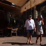 Φωτιά στην Κόρινθο: Καίγεται δάσος, «κατευθυνθείτε προς Σοφικό» – Οι πρώτες εικόνες από το πύρινο μέτωπο [βίντεο]