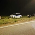 Παλαιό Φάληρο: Μεθυσμένη οδηγός με κλεμμένο βαν χτύπησε σταθμευμένα οχήματα και προσπάθησε να φύγει πεζή – Δείτε βίντεο