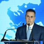 Αυστηρά μηνύματα από Χαμενεΐ και Φρουρούς της Επανάστασης κατά ΗΠΑ