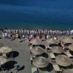 Μέγαρα: Βίντεο ντοκουμέντο από τη διάσωση 12χρονου που παρασύρθηκε με το σωσίβιό του