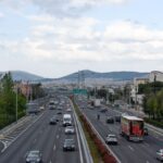 Σοβαρό τροχαίο στο Λουτράκι – Αυτοκίνητο συγκρούστηκε με ασθενοφόρο του ΕΚΑΒ