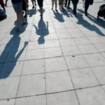 Στενά του Ορμούζ: Ο ΟΗΕ «παγώνει» το σχέδιο απομάκρυνσης πλοίων μετά από επίθεση