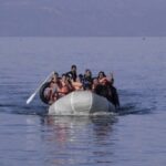 Εντυπωσιακές εικόνες από τη Ρώμη: Γιγαντιαία σημαία 2.000 τ.μ. σκέπασε το Κολοσσαίο για τα 80 χρόνια της Ιταλικής Δημοκρατίας