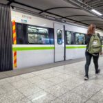 Λουτράκι: Σκαλωσιά κατέρρευσε και καταπλάκωσε παρκαρισμένο αυτοκίνητο – Δείτε βίντεο