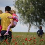 Συναγερμός στη Γλυφάδα: Καταγγελία για άνδρα με μεγάλο μαχαίρι σε παραλία – Τι εντόπισαν οι αστυνομικοί