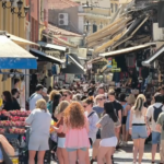 Λουκέτο στο Notos της Σταδίου: Στους δρόμους οι εργαζόμενοι για να μη χαθούν 300 θέσεις εργασίας