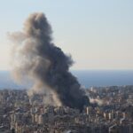 Κρεμάστηκαν στο περβάζι για να σωθούν από τις φλόγες – Η δραματική διάσωση δύο ανδρών στην Αττάλεια