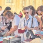 O Αλέξανδρος Ρήγας σκηνοθετεί τη Χρύσα Ρώπα: «Ο ΚΑΤΑΔΕΣΜΟΣ» στο Θέατρο Γκλόρια από τον Νοέμβριο του 2026