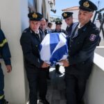 Πλοίο δεν κατάφερε να δέσει στο λιμάνι του Γαυρίου στην Άνδρο – Το Αιγαίο «έβραζε» από τους θυελλώδεις ανέμους