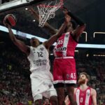 Ο Τζεφ Μπέζος στο κάδρο για τη Λίβερπουλ – Η πρόσκληση που εξετάζει την αγορά μετοχών