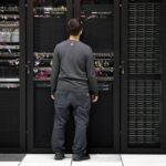 Φωτιά τώρα στην Οινόη της Αττικής – Επιχειρούν και εναέρια μέσα