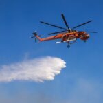 Φωτιά στην Πάρο: Νέα μεγάλη επιχείρηση με εναέρια μέσα και ενισχύσεις – Τέσσερα μηνύματα του 112