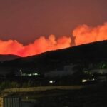 Λέρος: Φωτιά τώρα σε χώρο με απορρίμματα – Απειλούνται κατοικίες και υποδομές 