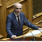 «Πρέπει να περιμένουμε να ολοκληρωθεί η εξέλιξη του φαινομένου» – Ειδικός εξηγεί για τις ρωγμές στην Κυψέλη