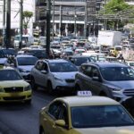 Κρεμάστηκαν στο περβάζι για να σωθούν από τις φλόγες – Η δραματική διάσωση δύο ανδρών στην Αττάλεια