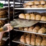 Δολοφονία στη Σύρο: Η διασώστρια πήγε στο σπίτι του ζευγαριού με μαχαίρι, αεροβόλο και λοστό – Το βίντεο από κάμερα ασφαλείας