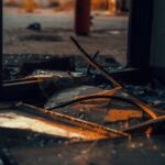 Τρίκαλα: Ξύπνησε και βρήκε άγνωστο άνδρα πάνω από το κρεβάτι της – Τον καταδίωξε με… ένα μπρίκι!