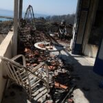 Ξεκινούν οι αυτοψίες στα καμένα της Σαλαμίνας – Σε εξέλιξη οι έρευνες για τα αίτια της φονικής πυρκαγιάς