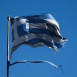 Μαίνεται ο πύρινος εφιάλτης στα Μέγαρα – Άλογα τρέχουν τρομαγμένα να σωθούν από τις φλόγες στο Κανδήλι