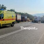 Θήβα: Σκηνές χάους μετά από καβγά – Μεθυσμένος εμβόλισε επανειλημμένα σταθμευμένο αυτοκίνητο