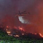 Και πάλι πιστός στο ραντεβού του με την Ελλάδα ο Μπόρις Τζόνσον: «Ψηφίζει» θάλασσα, παγωμένες μπίρες και τυρόπιτα