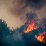 Ανεξέλεγκτη η φωτιά στη Σκύρο: Ενισχύθηκαν οι δυνάμεις, επιχειρούν 11 αεροσκάφη και 5 ελικόπτερα – Εκκενώθηκαν δύο οικισμοί