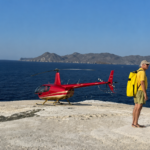 Φωτιά στον Κουβαρά: 112 για εκκένωση – Νέες εκτροπές κυκλοφορίας – Στις φλόγες κτηνοτροφική μονάδα