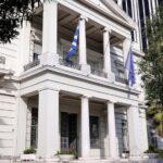 Νέα προειδοποίηση Τραμπ: «Θα χτυπήσουμε δυνατά το Ιράν»