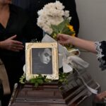 Βένια Δημητρακοπούλου: Η γλύπτρια μιλάει στον «ΕΤ» για την έκθεσή της στην Υδρα