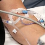 Χιλιάδες στρέμματα στάχτη, δεκάδες σπίτια καμένα και συνεχείς εκκενώσεις – Νύχτα αγωνίας σε Πόρτο Γερμενό και Φωκίδα