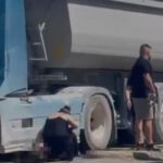 Αγώνας δρόμου στη Δυτική Αττική να «μαζέψουν» τις αναζωπυρώσεις – Συνεχείς ρίψεις στα «καντηλάκια« γύρω από την παλιά βάση του ΝΑΤΟ