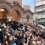 «Το παιδί μου» φώναζε η μητέρα του Γιώργου Μαζωνάκη μόλις είδε το φέρετρο – Οι συγκλονιστικές στιγμές στη Νίκαια
