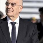Αυλαία σήμερα για τις θερινές εκπτώσεις – Αρχίζει η μάχη των «προσφορών»