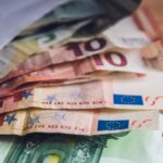 «Νταντάδες της Γειτονιάς»: Περισσότερες από 6.800 οι εγκεκριμένες αιτήσεις για τους ωφελούμενους – Ποιοι μπορούν να λαμβάνουν έως και 500 ευρώ τον μήνα