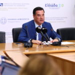 Live οι ανακοινώσεις για το «μπλόκο» ανηλίκων στα social media