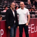 Αγριογούρουνα πείνασαν και άρχισαν να κάνουν βόλτες μέσα σε αυλές σπιτιών – Δείτε βίντεο