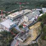 Υπόθεση Μαζωνάκη: «Φύλλο και φτερό» το ιατρείο της Καρνεάδου – Τι έψαχναν οι Αρχές 