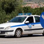 Η στιγμή της επίθεσης με μαχαίρι στην Ελευσίνα – «Φασίστας είμαι, σφάξτον»