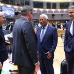 Δίκη Ράσελ Μπραντ: «Συμπεριφερόταν σαν τέρας – Χοροπηδούσε σαν στρουθοκάμηλος, με έριξε στο κρεβάτι και με βίασε» κατέθεσε η πρώτη καταγγέλλουσα